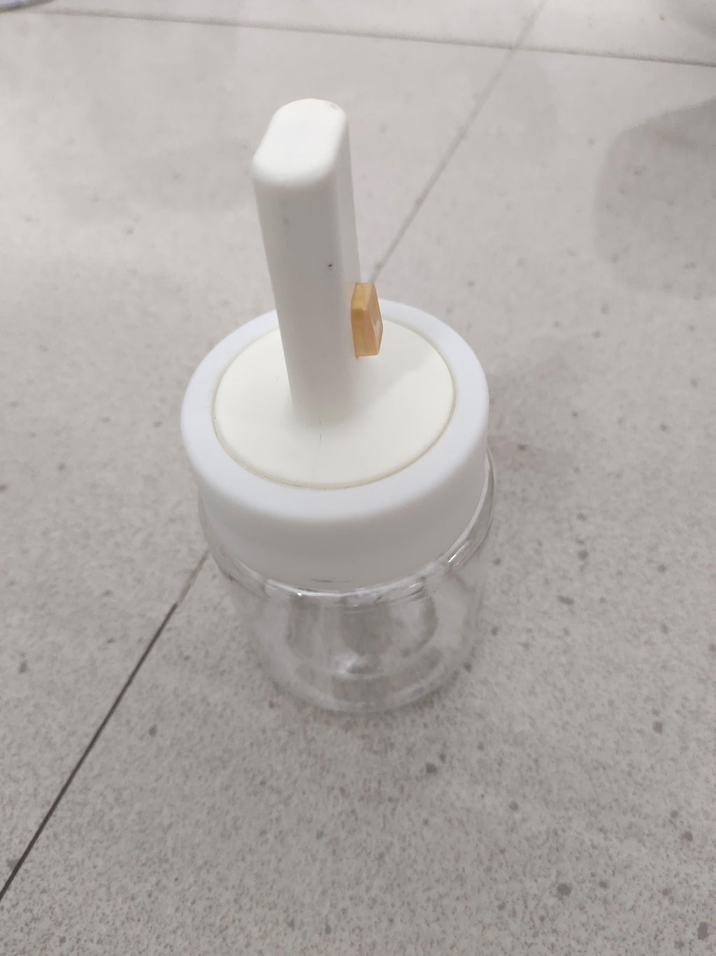 Luxury Glass Telescopic Seasoning Tank with Integrated Spoon Lid i6r2ja-hp