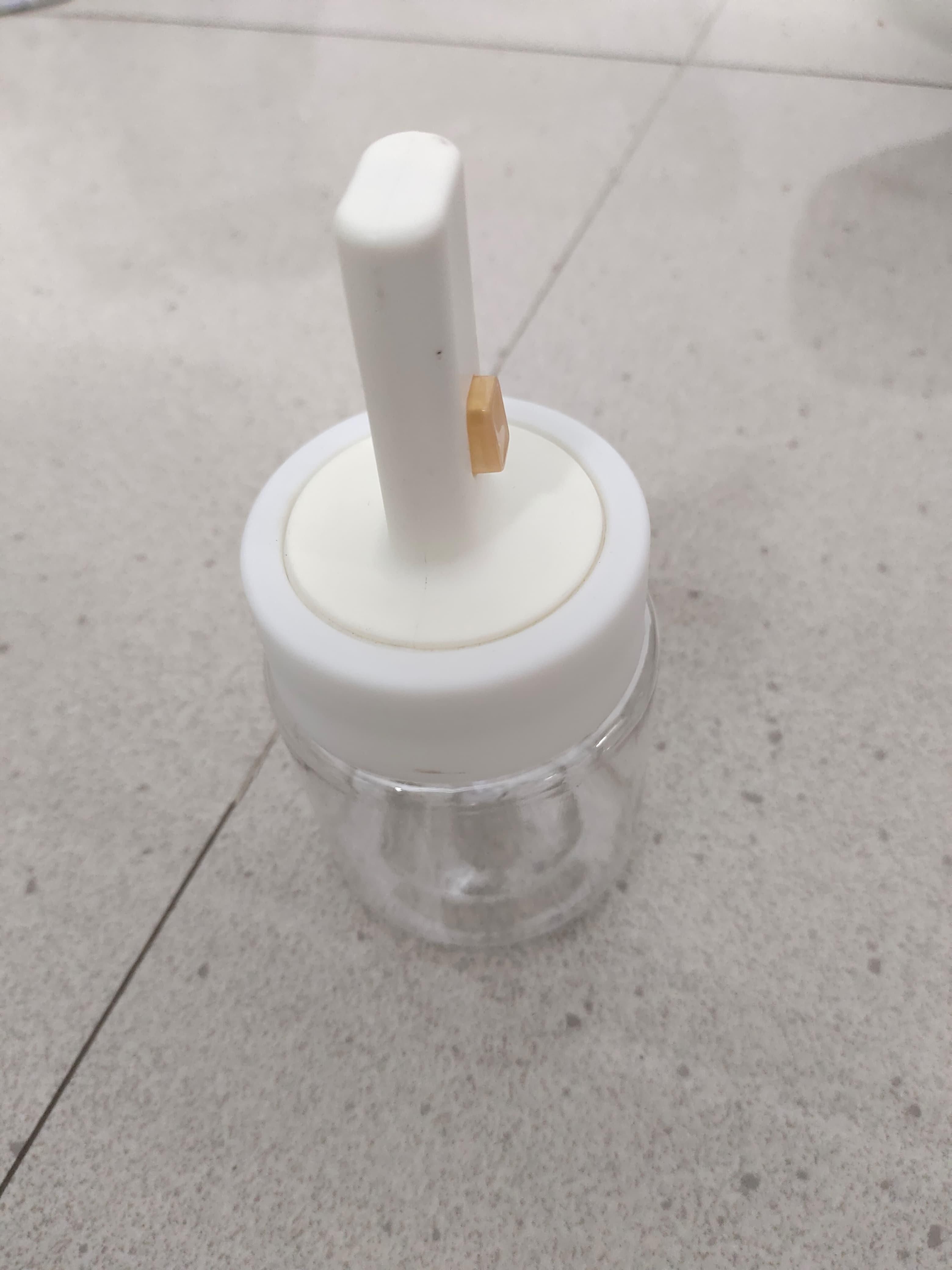 Luxury Glass Telescopic Seasoning Tank with Integrated Spoon Lid i6r2ja-hp